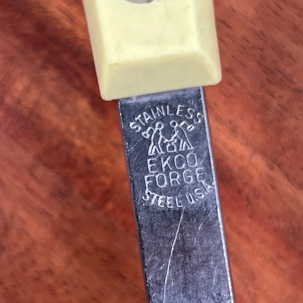 Ekco Forge Vintage Stainless Steel Ladle Yellow Handle USA Pour Spout 11 Inch